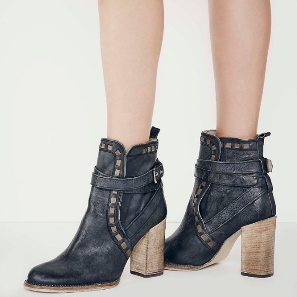 💥DEAL! Free People block heel boots - Picture 3 of 7